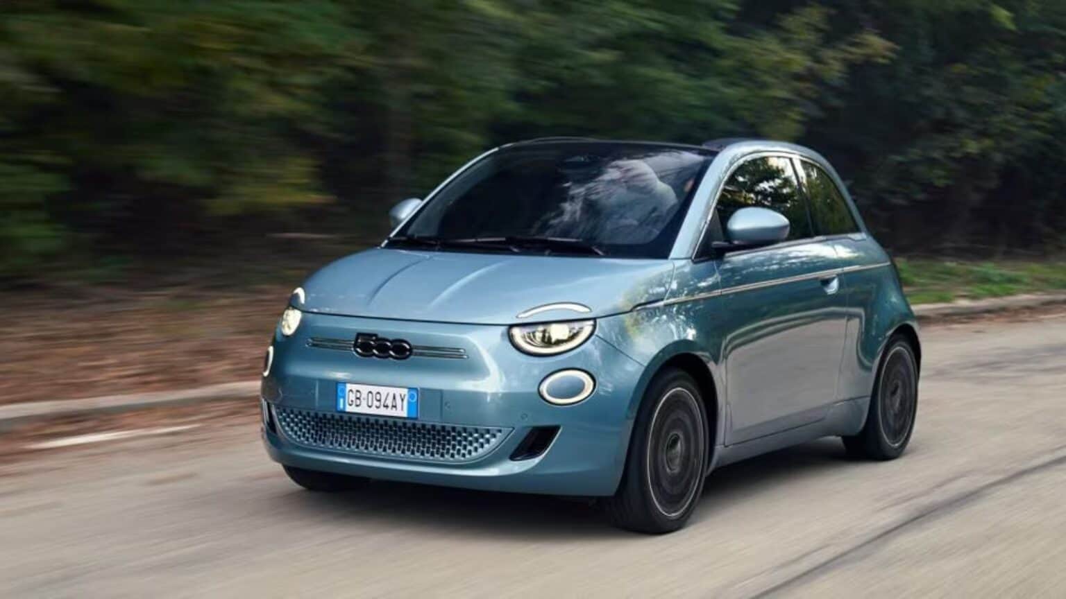 FIAT 500 elettrica: scompare il logo nel nuovo spot