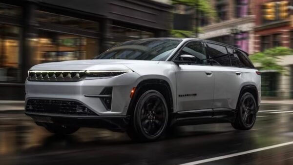 Jeep Wagoneer S: il SUV elettrico di alta gamma svelato a New York