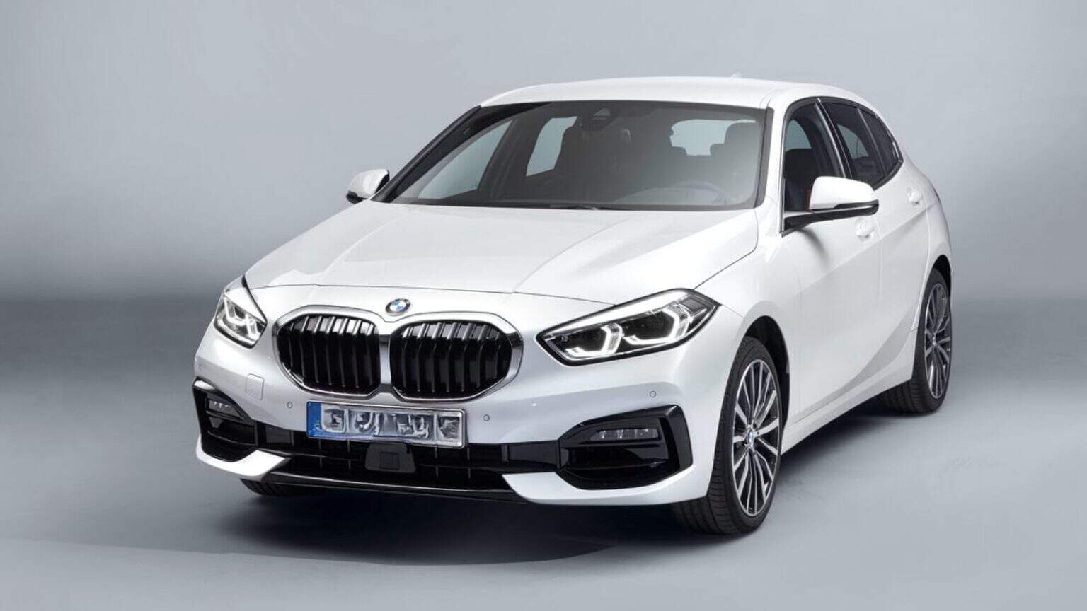 BMW Serie 1 2025: restyling completo per la nuova auto