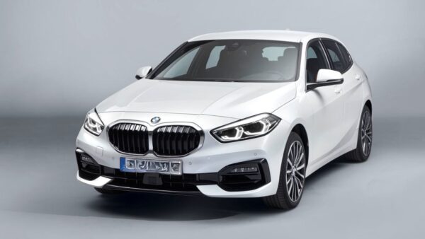 BMW Serie 1 2025: restyling completo per la nuova auto