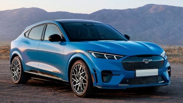Ford: in programma la creazione di auto elettriche innovative