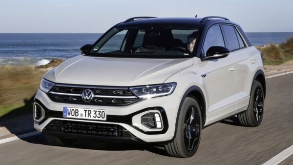 Volkswagen T-Roc 2025: restyling elegante e tecnologico