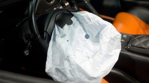 Auto, nuova invenzione per gli airbag: era necessaria?