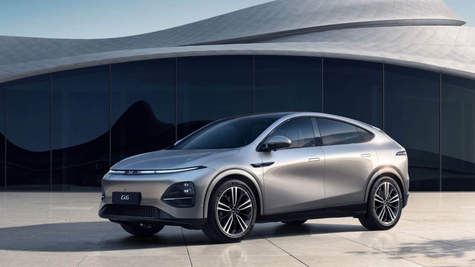 Il CEO di Xpeng testa il Full Self Driving di Tesla per studiare la concorrenza