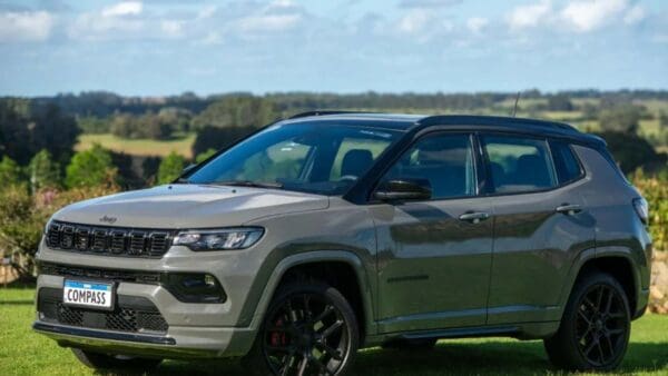 Nuova Jeep Compass: il modello ibrido avrà anche una versione elettrica?