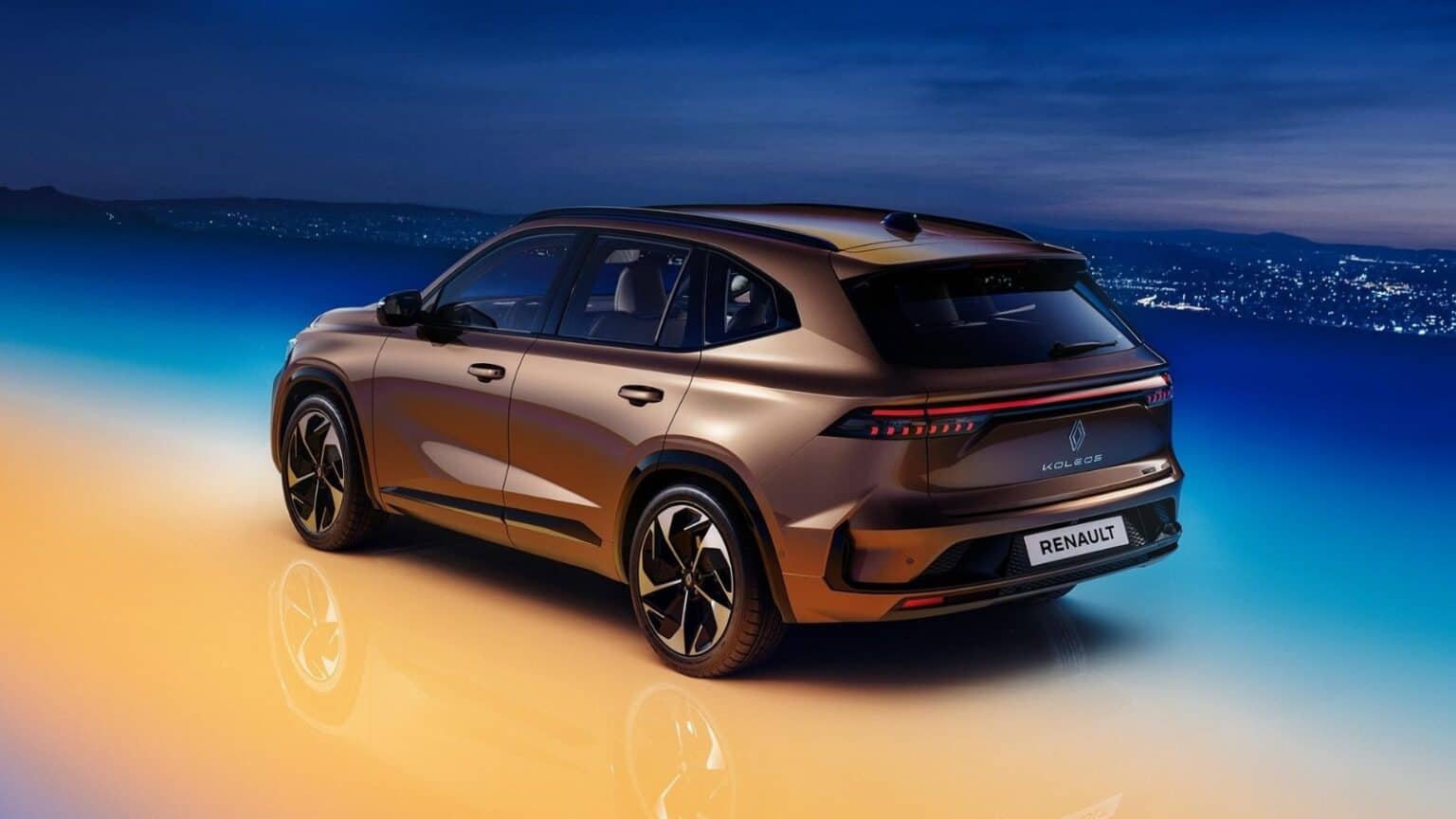 Renault Grand Koleos: Il nuovo SUV premium full size ibrido e a benzina