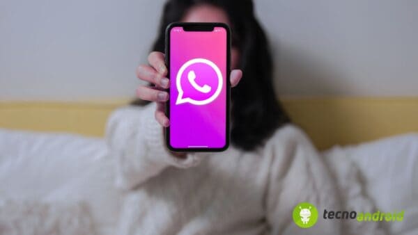 Su WhatsApp arriva la modalità viola: a cosa serve?