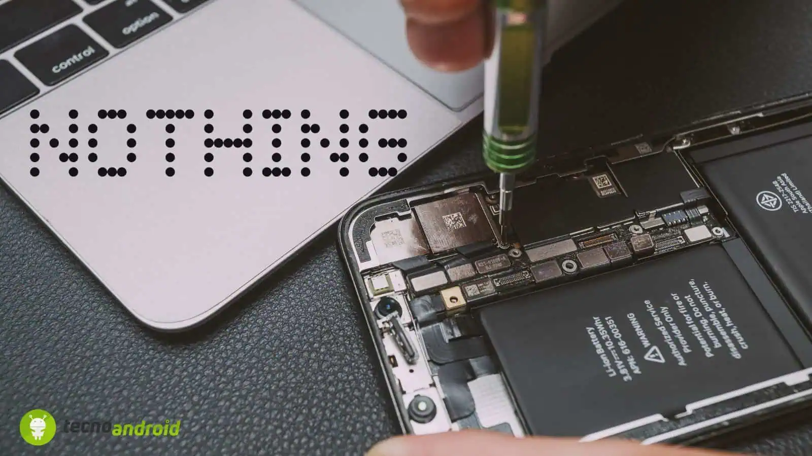 Nothing lavora ad uno smartphone Android riparabile fai da te?