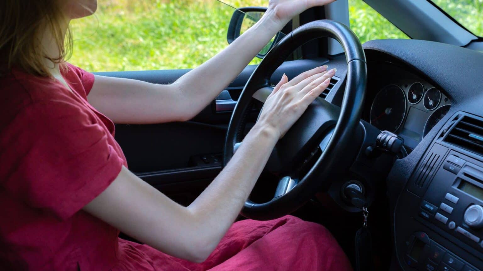 Codice della strada: indicazioni per l'abbigliamento dei conducenti