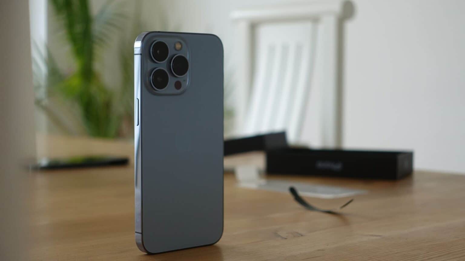 iPhone 16