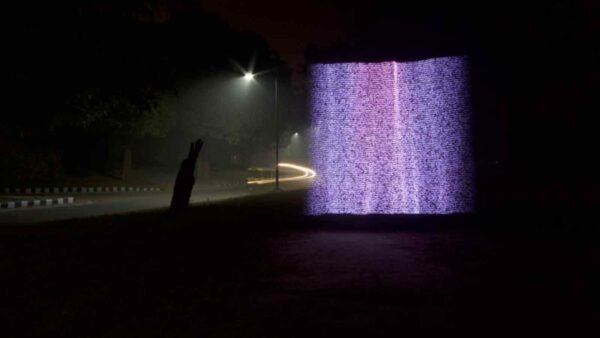 "Air of the Anthropocene" è il progetto universitario che mostra, attraverso le fotografie, la presenza ingombrante di PM2.5 nell'aria.