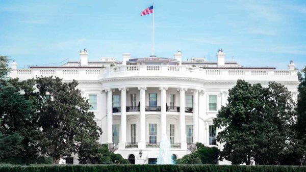 La Casa Bianca potrebbe accogliere il ritorno di Elon Musk, se alle elezioni di novembre vincesse Trump