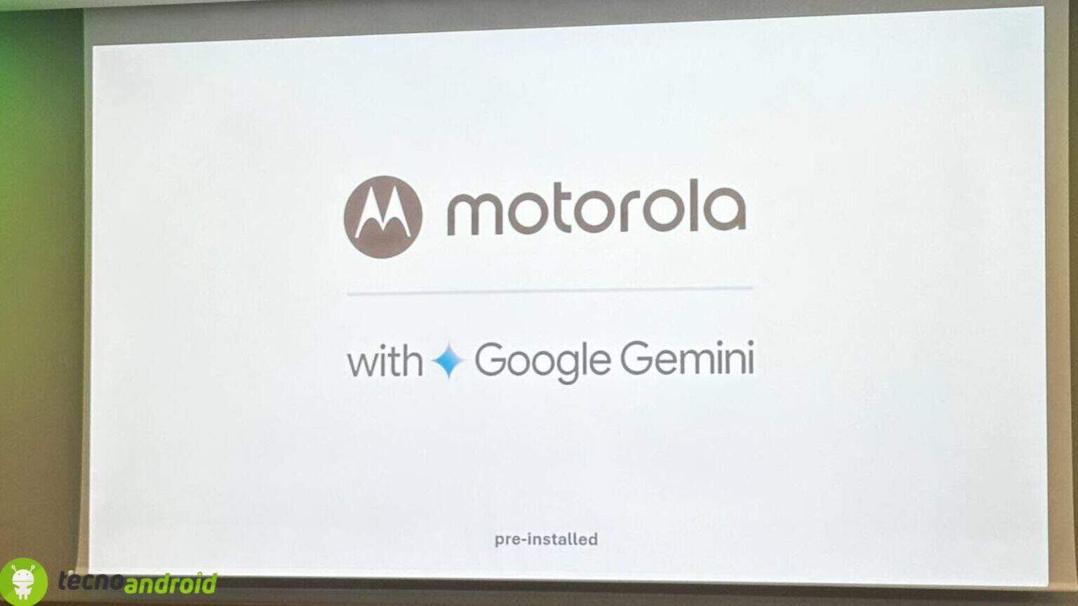 Motorola Razr 50 e Ultra sono ufficiali: specifiche e scheda tecnica