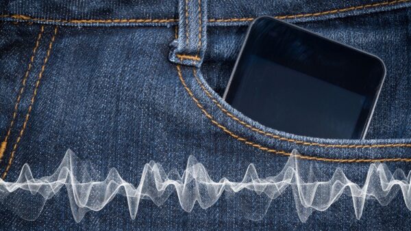 La sindrome della vibrazione fantasma dello smartphone in tasca