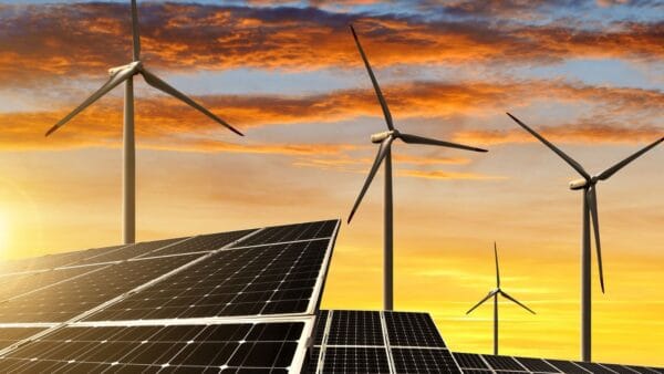 Boom delle rinnovabili in Italia: investimenti per eolico e solare