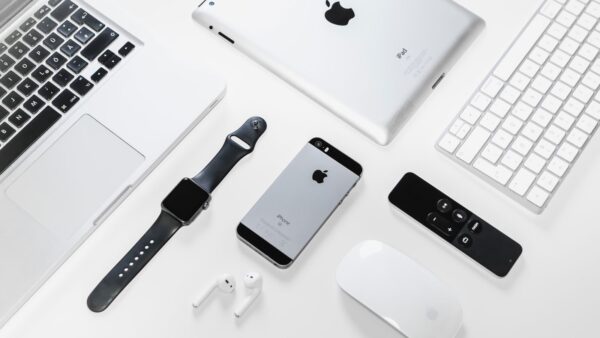 Apple, iPhone più duraturi