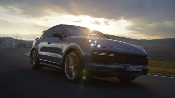 Porsche Cayenne hardware e software