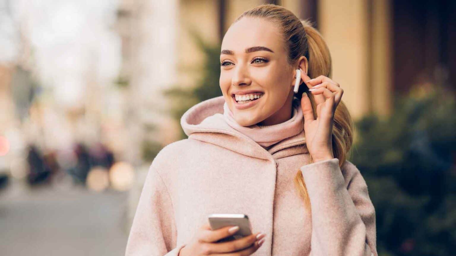 Si comincia a parlare delle novità in casa Apple, come le nuove AirPods di quarta generazione con sensori IR per un audio spaziale.