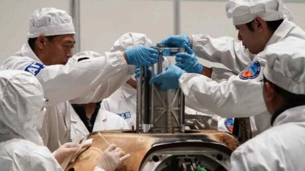 L'incredibile successo della missione Chang’e-6 viene festeggiato in Cina con una cerimonia di consegna dei campioni della Luna.