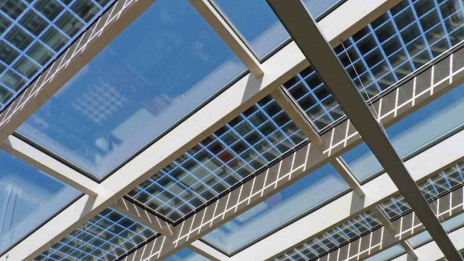L'Oriente ci stupisce con la tecnologia all'avanguardia sui nuovi materiali usati per i vetri fotovoltaici.