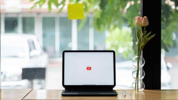 TLC produce un altro cortometraggio, stavolta di stampo fantascientifico, che si può trovare gratuitamente su YouTube e TCLtv+.
