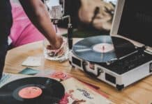 FIMI e AGCOM intervengono contro la pirateria musicale online FIMI, in collaborazione con AGCOM, annuncia la chiusura di ben 6 siti, accrescendo le sue vittorie contro la pirateria musicale online.