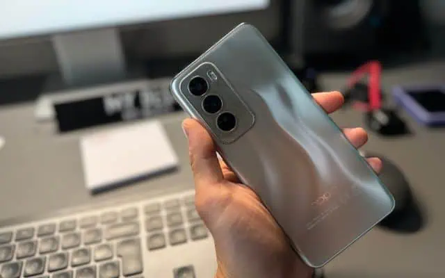 100 OPPO Reno 12