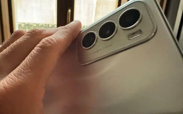 OPPO Reno 12 OPPO Reno 12