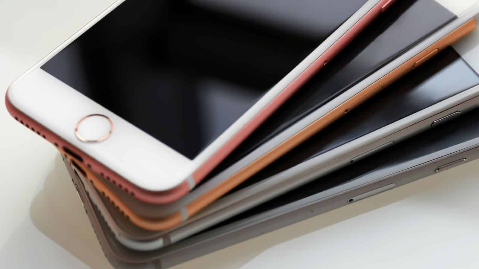 iPhone SE 4 arriverà nel 2025 con Apple Intelligence