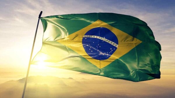 Il giudice della Corte Suprema brasiliana Moraes ha imposto un ultimatum a Musk e al suo X, pena la chiusura del social nel paese.