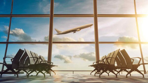 Ryanair non ci sta e accusa apertamente il Controllo del Traffico Aereo per i disagi creati in questa estate infernale per gli aeroporti.