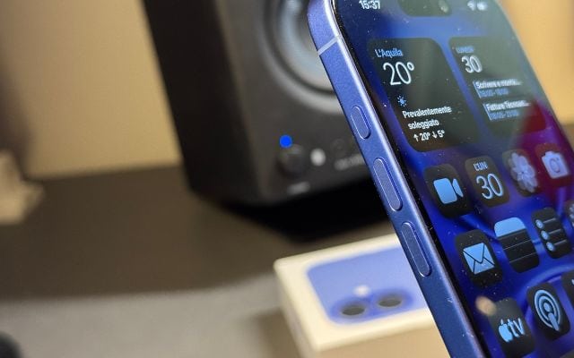 iPhone 16 iPhone 16