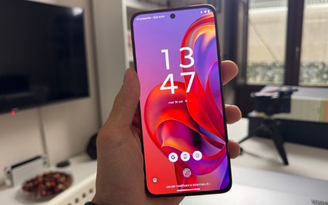80 Motorola Edge 50 Neo