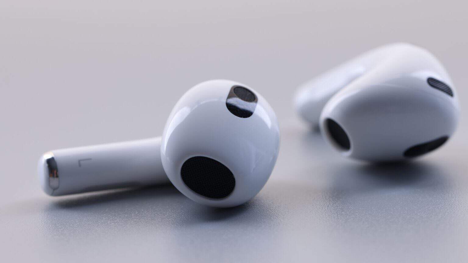 Apple AirPods SE