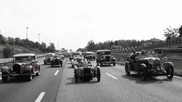 Milano-Varese, un secolo di storia per le auto con la prima autostrada. Qual è l'importanza dell'A8 per l'Italia di oggi?