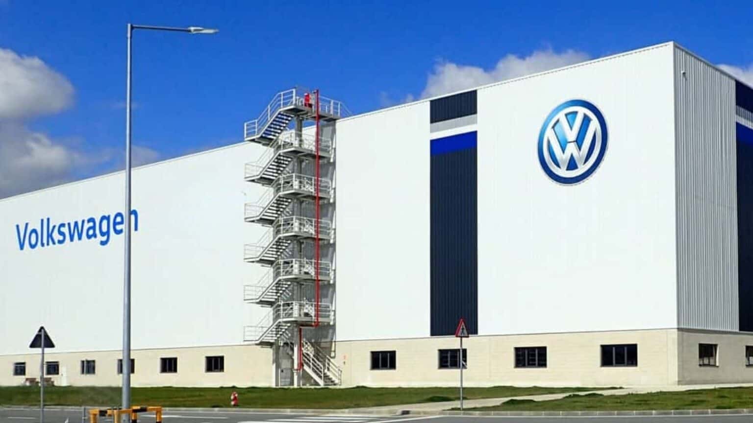 Volkswagen: tagli, fabbriche a rischio e lavoratori in rivolta