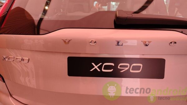 Volvo XC90 - immagine 11