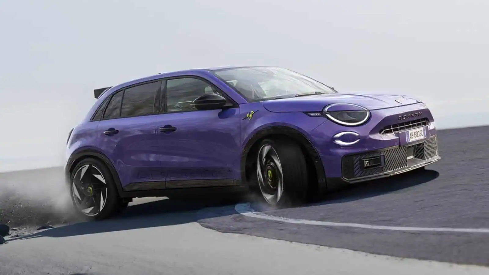 Abarth 600 elettrica quasi pronta per il debutto