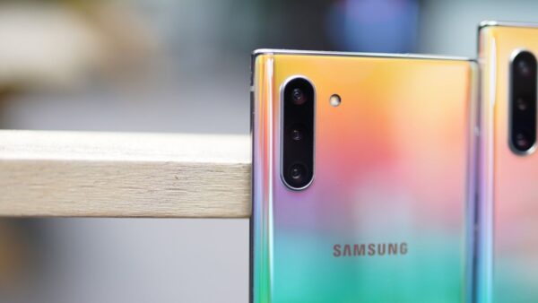 Samsung: l'aggiornamento blocca tantissimi vecchi Galaxy