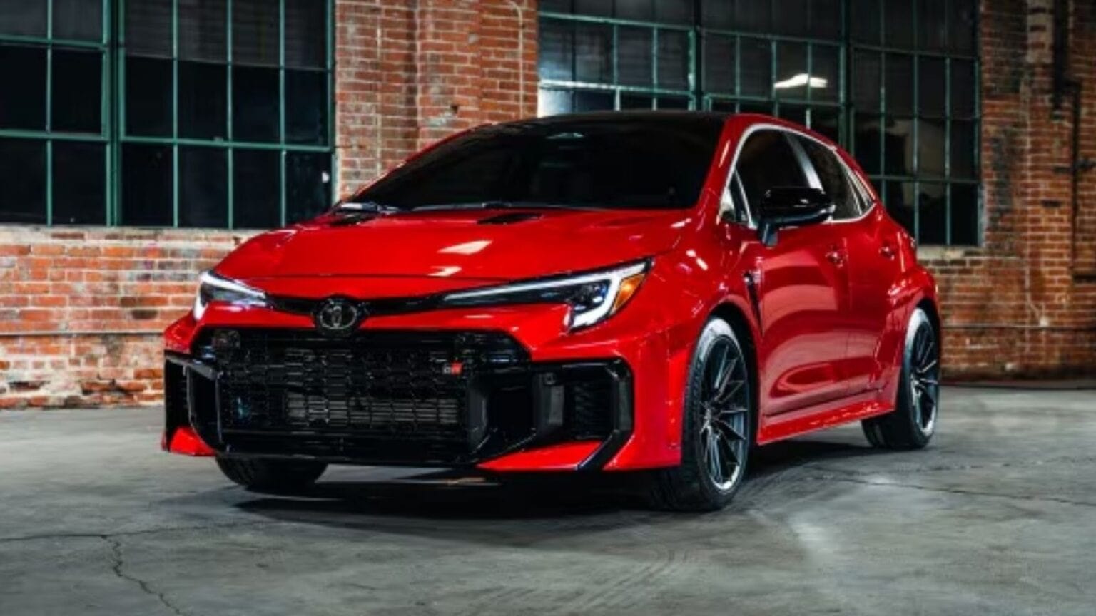 Toyota GR Corolla 2025: nuove tecnologie e prestazioni superiori