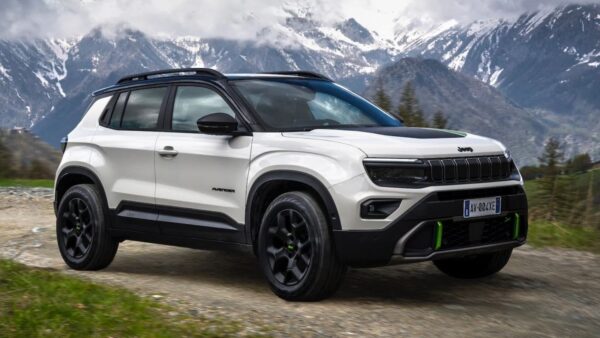 Jeep Avenger 4xe: il nuovo "volto" dell’avventura