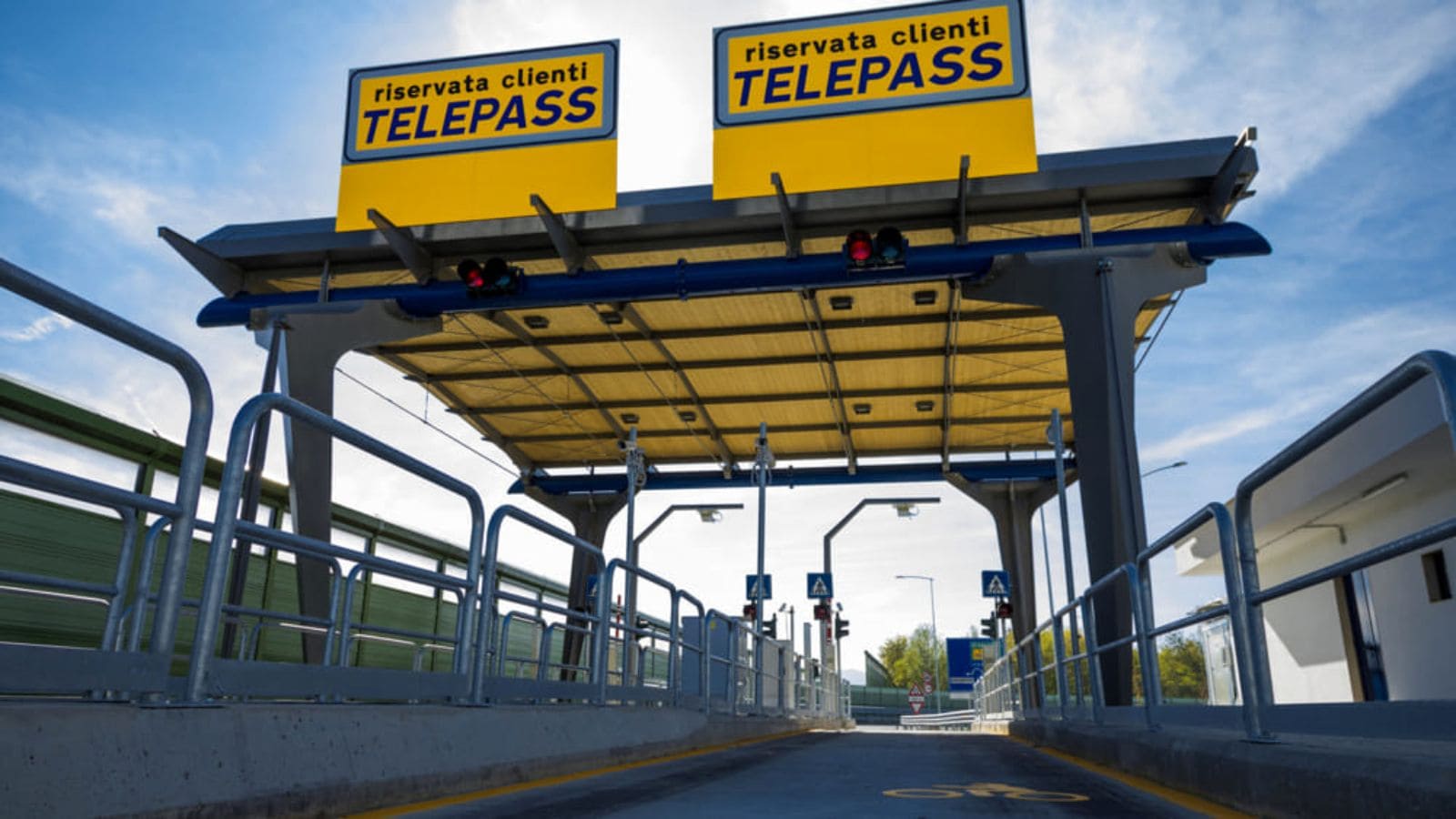 Telepass, truffa del kit emergenza auto in regalo