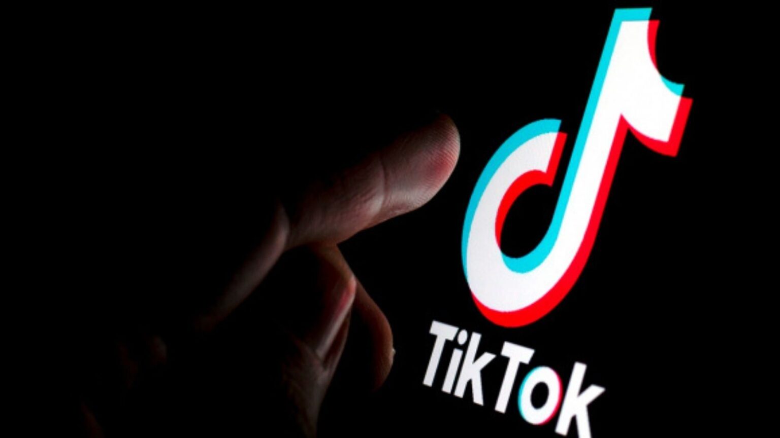 TikTok limita i filtri che modificano il volto dei minori, ecco perché