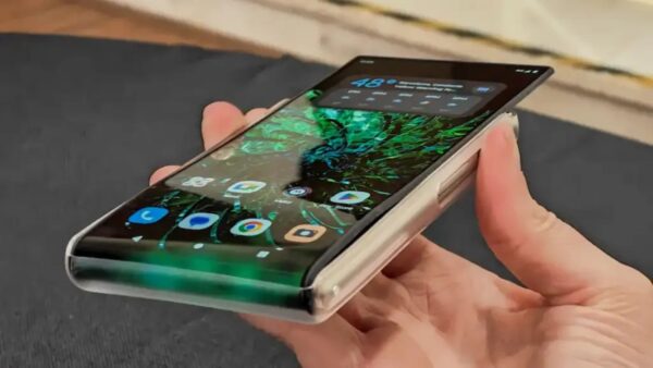 Motorola rollable con più sensori fingeprint sul display: il nuovo brevetto