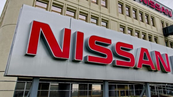 Nissan in crisi: al via il piano per tagliare 9.000 posti