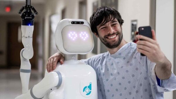 L'avanzamento dei robot umanoidi li rende sempre più integrati nella vita quotidiana e nel lavoro, come Moxi, il robot che aiuta in ospedale.