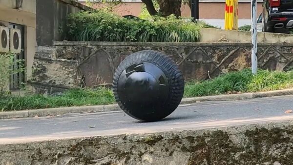 Cina: il robot sfera RT-G cattura i criminali, è spaventoso