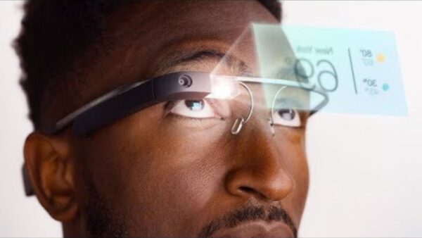 Google spinge di nuovo sigli occhiali smart: ecco Project Astra