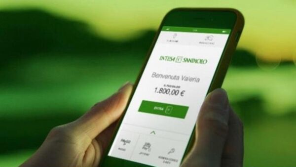 App Intesa Sanpaolo: tanto spazio occupato e l'esilarante file "rutto.mp3"