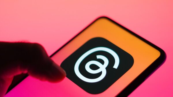 Threads si aggiorna ancora: arrivano i post programmati